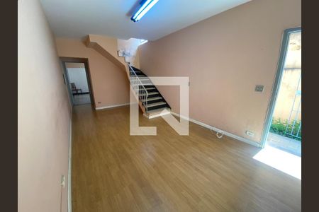 Casa à venda com 2 quartos, 110m² em Jardim das Acacias, São Paulo