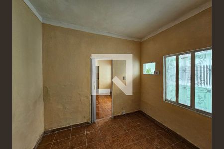 Quarto de casa para alugar com 1 quarto, 35m² em Parque Ulisses, Nova Iguaçu