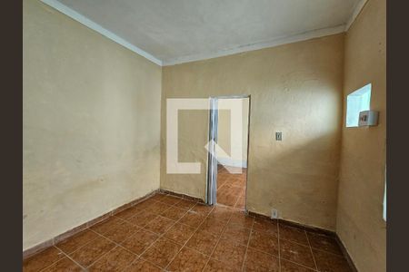 Quarto de casa para alugar com 1 quarto, 35m² em Parque Ulisses, Nova Iguaçu