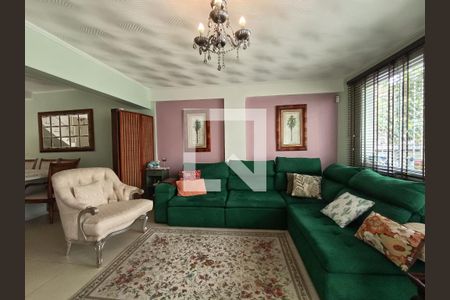 Casa à venda com 3 quartos, 250m² em Vila do Bosque, São Paulo