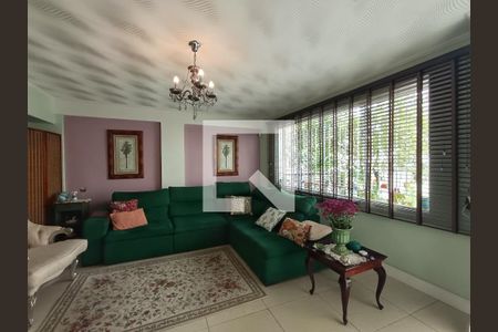 Casa à venda com 3 quartos, 250m² em Vila do Bosque, São Paulo