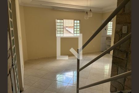 Sala de casa para alugar com 3 quartos, 200m² em São Joaquim, Contagem