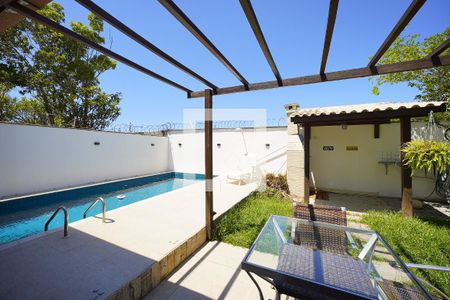 Pátio fundos de casa de condomínio para alugar com 4 quartos, 303m² em Rio Tavares Central, Florianópolis