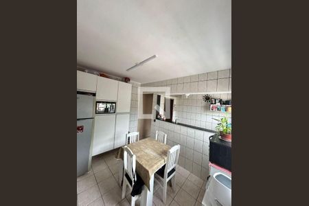 Casa à venda com 4 quartos, 205m² em Bairro dos Casa, São Bernardo do Campo