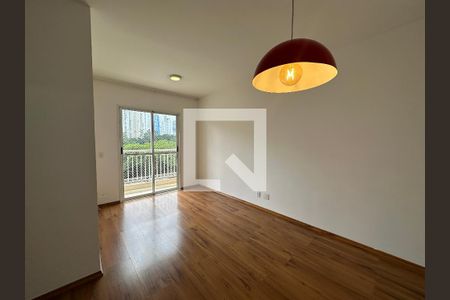 Sala de apartamento para alugar com 3 quartos, 70m² em Jardim Tupanci, Barueri