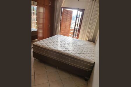 Casa à venda com 4 quartos, 230m² em Chácara Inglesa, São Paulo