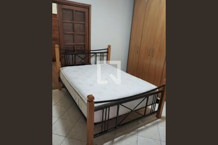 Casa à venda com 4 quartos, 230m² em Chácara Inglesa, São Paulo