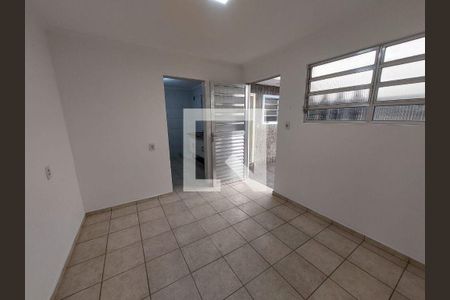 Casa à venda com 4 quartos, 230m² em Vila Dalva, São Paulo