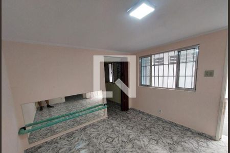 Casa à venda com 4 quartos, 230m² em Vila Dalva, São Paulo