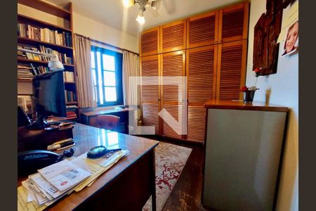 Casa à venda com 3 quartos, 200m² em Parque Sao Domingos, São Paulo