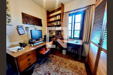 Casa à venda com 3 quartos, 200m² em Parque Sao Domingos, São Paulo