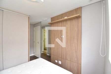 Suíte de apartamento para alugar com 2 quartos, 56m² em Santo Inácio, Curitiba