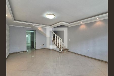 Sala de casa para alugar com 4 quartos, 190m² em Vargem Grande, Rio de Janeiro