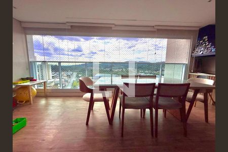 Apartamento para alugar com 3 quartos, 116m² em Vila Mogilar, Mogi das Cruzes