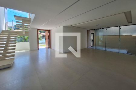 Sala de casa para alugar com 4 quartos, 465m² em Badu, Niterói