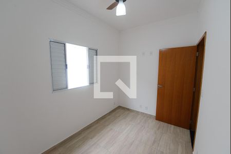 Quarto de casa para alugar com 2 quartos, 100m² em Piracangaguá, Taubaté