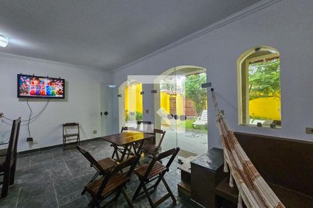 Casa para alugar com 6 quartos, 329m² em Jardim Centenario, Guarujá