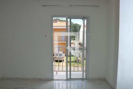 Casa de Condomínio para alugar com 2 quartos, 100m² em Caiapia, Cotia
