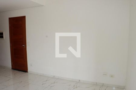 Casa de Condomínio para alugar com 2 quartos, 100m² em Caiapia, Cotia