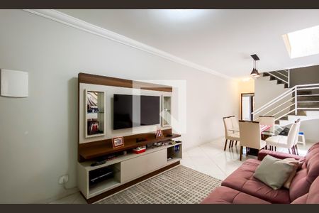 Casa à venda com 3 quartos, 110m² em Vila Nhocuné, São Paulo