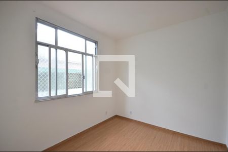 Sala de casa para alugar com 2 quartos, 90m² em Vila Valqueire, Rio de Janeiro