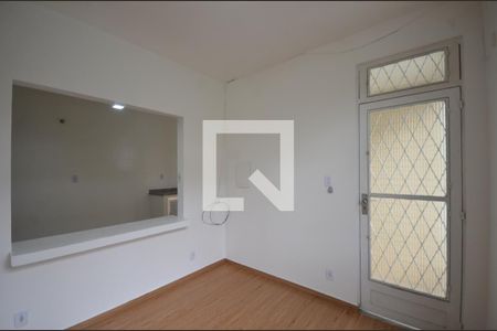 Sala de casa para alugar com 2 quartos, 90m² em Vila Valqueire, Rio de Janeiro