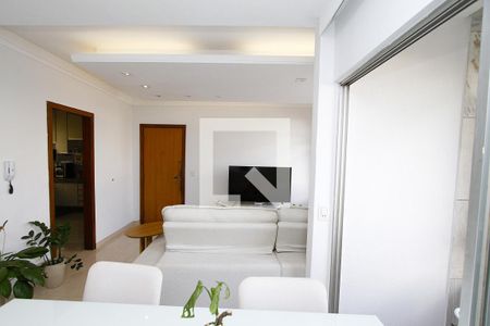 Sala de apartamento à venda com 3 quartos, 90m² em Nova Suíça, Belo Horizonte