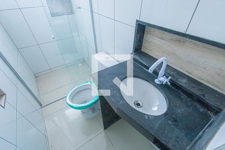 banheiro de apartamento para alugar com 2 quartos, 44m² em São Gabriel, Belo Horizonte