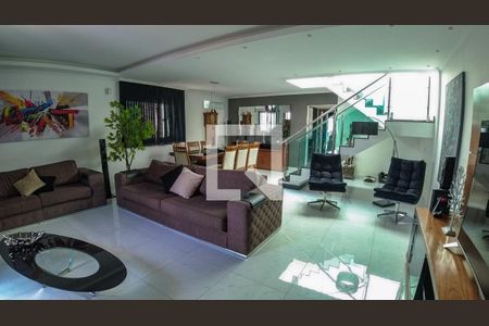 Sala de casa à venda com 3 quartos, 305m² em Vista Alegre, Rio de Janeiro