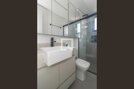 Banheiro da Suíte de apartamento para alugar com 2 quartos, 62m² em Petrópolis, Porto Alegre