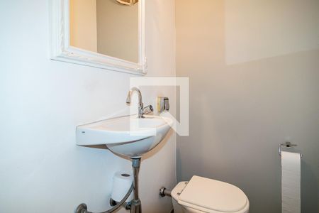 Lavabo de apartamento para alugar com 3 quartos, 150m² em Cerqueira César, São Paulo