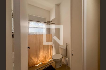 Banheiro social de apartamento para alugar com 1 quarto, 56m² em Copacabana, Rio de Janeiro