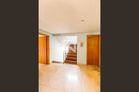 Hall de entrada de casa de condomínio à venda com 3 quartos, 560m² em Condomínio Melville (tamboré), Santana de Parnaíba