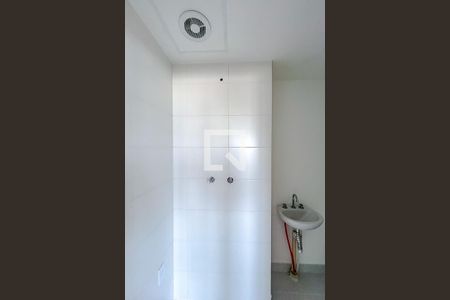 Banheiro de kitnet/studio para alugar com 1 quarto, 27m² em Vila Aricanduva, São Paulo