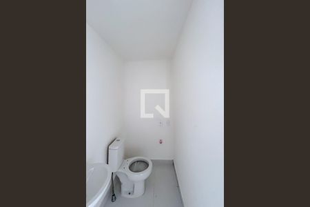 Banheiro de kitnet/studio para alugar com 1 quarto, 27m² em Vila Aricanduva, São Paulo