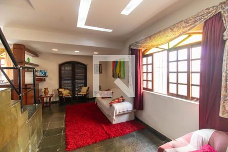Sala de casa à venda com 4 quartos, 360m² em Fonseca, Niterói