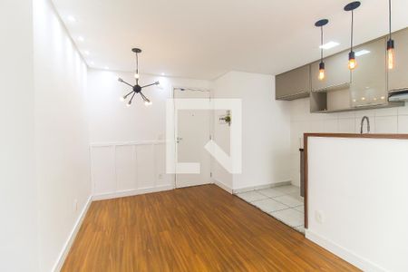Sala de apartamento para alugar com 2 quartos, 47m² em Vila Carmosina, São Paulo