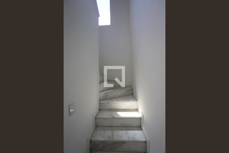 Escada de casa à venda com 3 quartos, 95m² em Jardim Monte Kemel, São Paulo