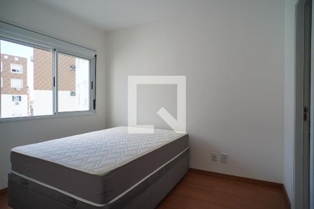 Quarto suíte de apartamento para alugar com 3 quartos, 70m² em Vila Ipiranga, Porto Alegre
