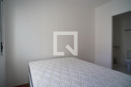 Quarto suíte de apartamento para alugar com 3 quartos, 70m² em Vila Ipiranga, Porto Alegre