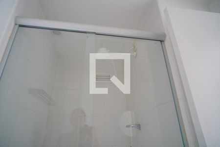 Banheiro suíte de apartamento para alugar com 3 quartos, 70m² em Vila Ipiranga, Porto Alegre