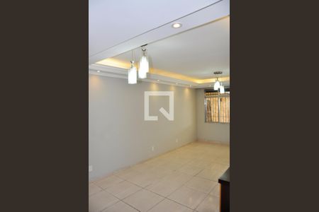 Detalhe - Sala de casa à venda com 3 quartos, 230m² em Vila Mangalot, São Paulo