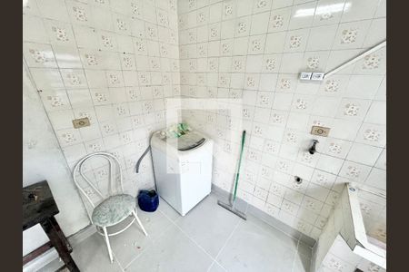 Sala/Quarto/Cozinha de casa para alugar com 1 quarto, 35m² em Conjunto Residencial Novo Pacaembu, São Paulo