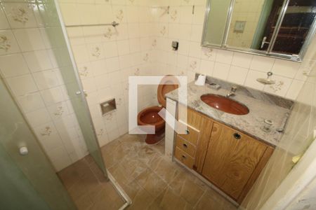 Banheiro 1 de casa para alugar com 2 quartos, 200m² em Conjunto Residencial Novo Pacaembu, São Paulo