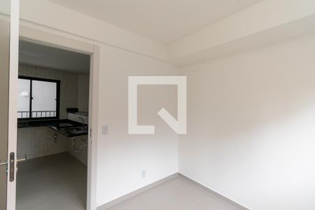 Quarto 1 de apartamento para alugar com 2 quartos, 44m² em Parque Savoy City, São Paulo