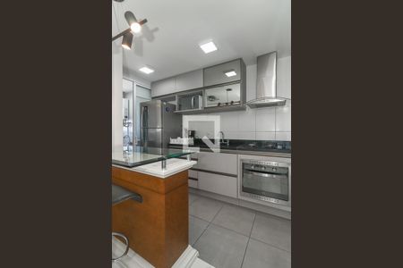 Cozinha de apartamento para alugar com 1 quarto, 42m² em Jardim do Salso, Porto Alegre