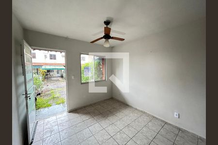 Sala de casa para alugar com 2 quartos, 80m² em Pavuna, Nilópolis