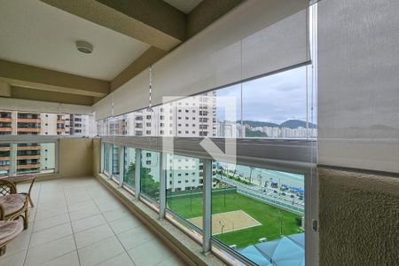 varanda  de apartamento para alugar com 3 quartos, 107m² em Jardim Las Palmas, Guarujá