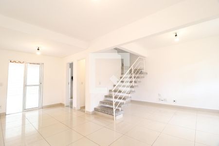 Sala de casa de condomínio para alugar com 3 quartos, 100m² em Morada da Colina, Uberlândia