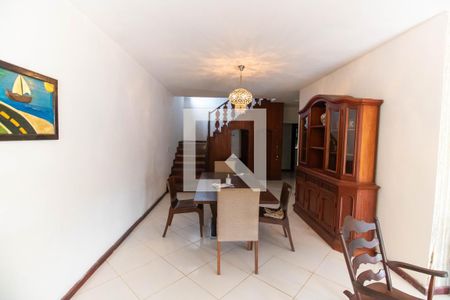 Sala de casa para alugar com 5 quartos, 200m² em Serra Grande, Niterói